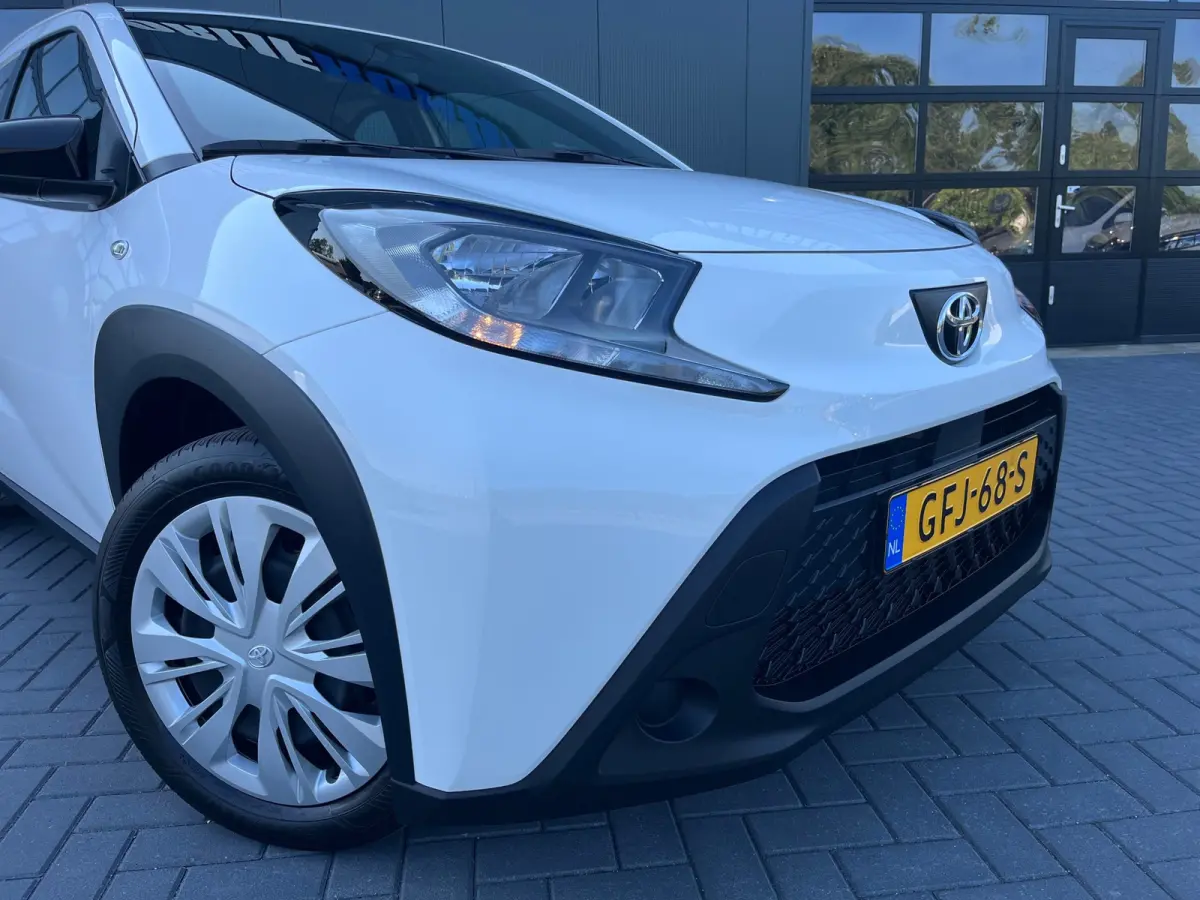 1.0 VVT-i MT Play NL.Auto/Carplay/Camera/Led/Airco/Navigatie/1Ste Eigenaar/Dealer Onderhouden