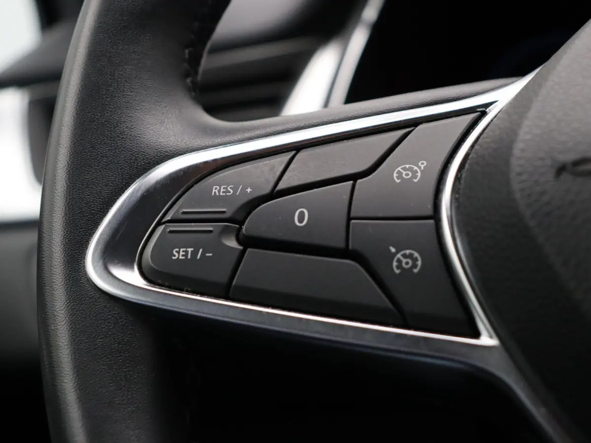 1.6 E-Tech Hybrid 145 Techno | Navigatie | Achteruitrijcamera | Parkeersensoren achter | Climate control |