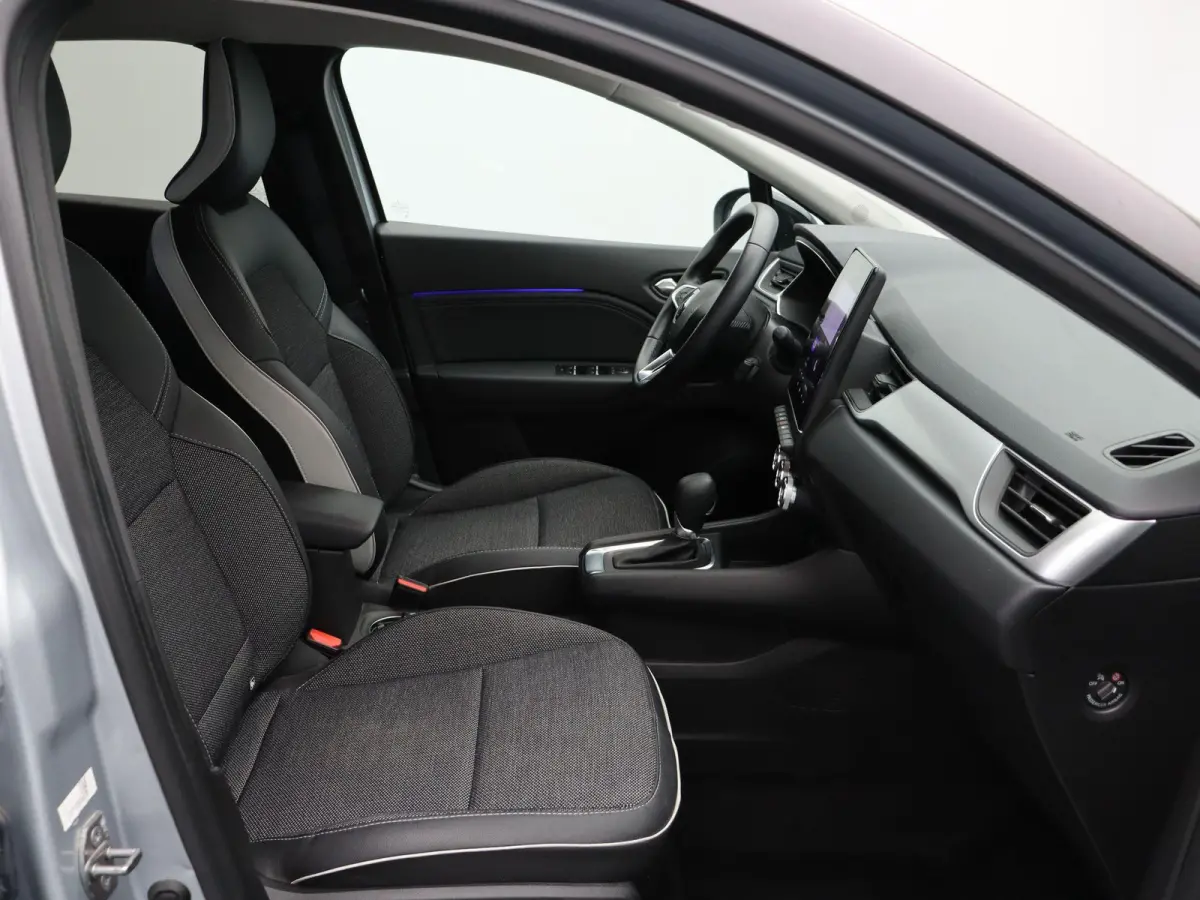 1.6 E-Tech Hybrid 145 Techno | Navigatie | Achteruitrijcamera | Parkeersensoren achter | Climate control |