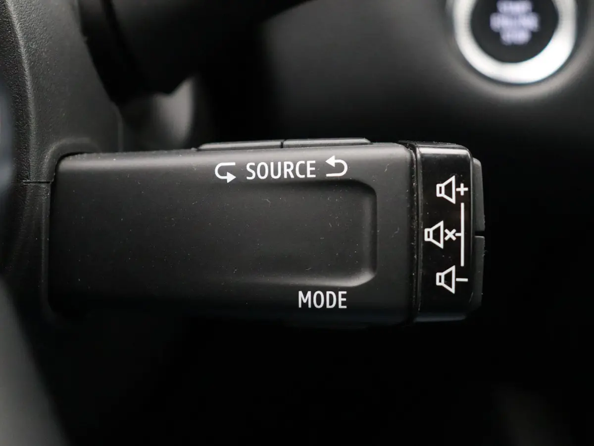 1.6 E-Tech Hybrid 145 Techno | Navigatie | Achteruitrijcamera | Parkeersensoren achter | Climate control |