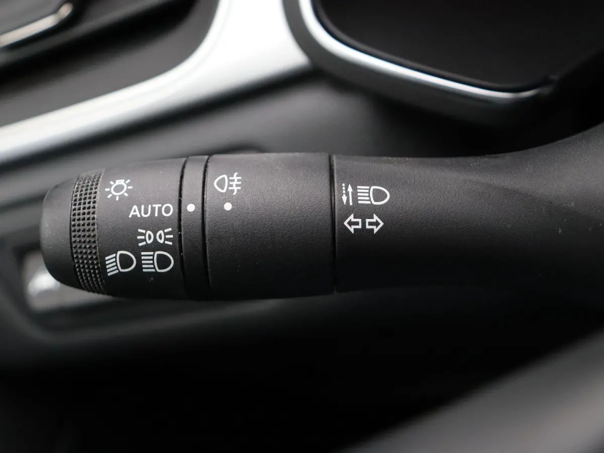 1.6 E-Tech Hybrid 145 Techno | Navigatie | Achteruitrijcamera | Parkeersensoren achter | Climate control |