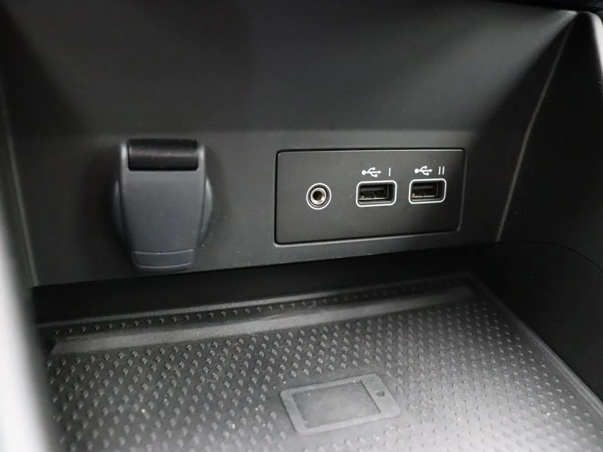 1.6 E-Tech Hybrid 145 Techno | Navigatie | Achteruitrijcamera | Parkeersensoren achter | Climate control |