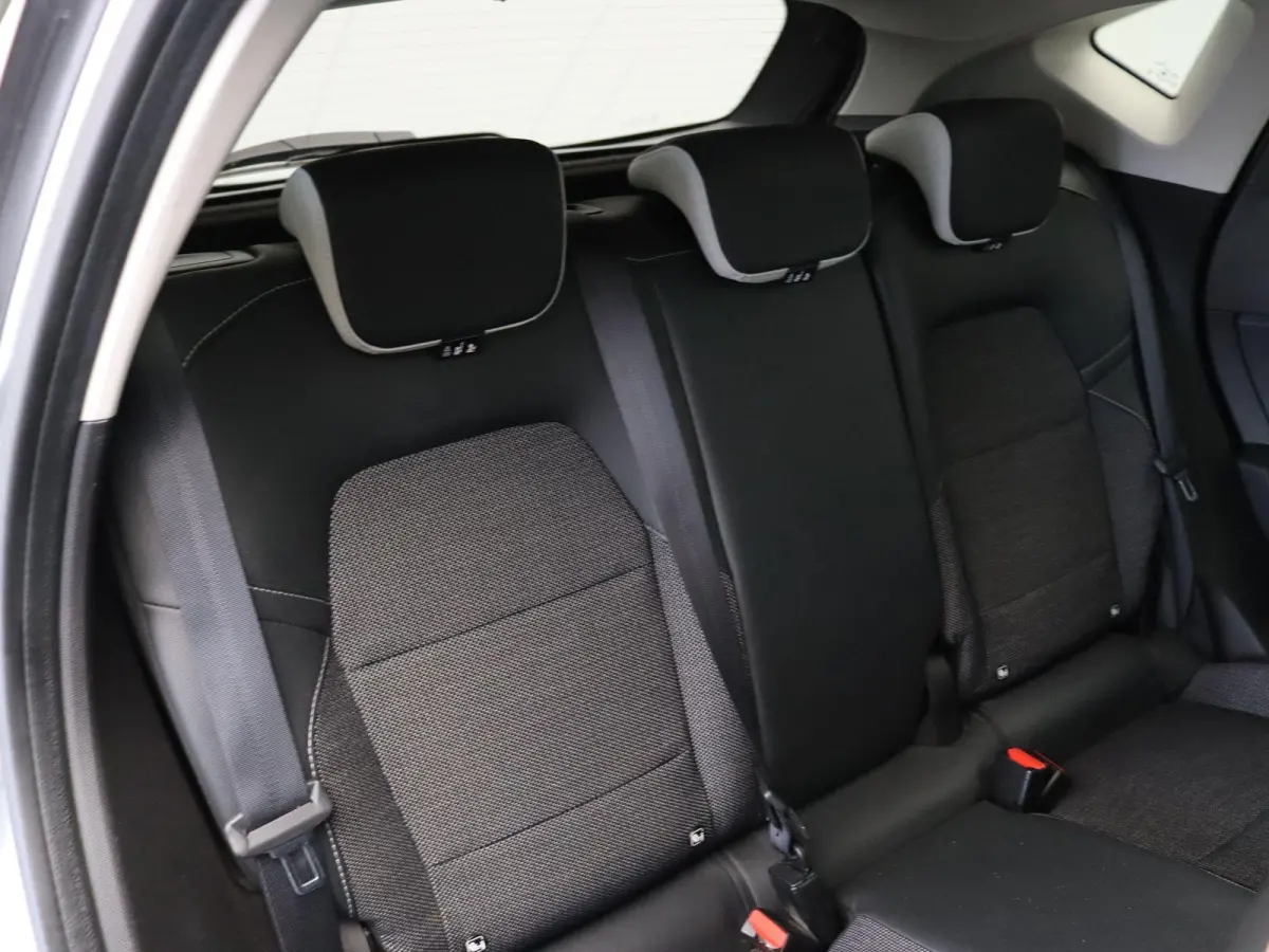 1.6 E-Tech Hybrid 145 Techno | Navigatie | Achteruitrijcamera | Parkeersensoren achter | Climate control |