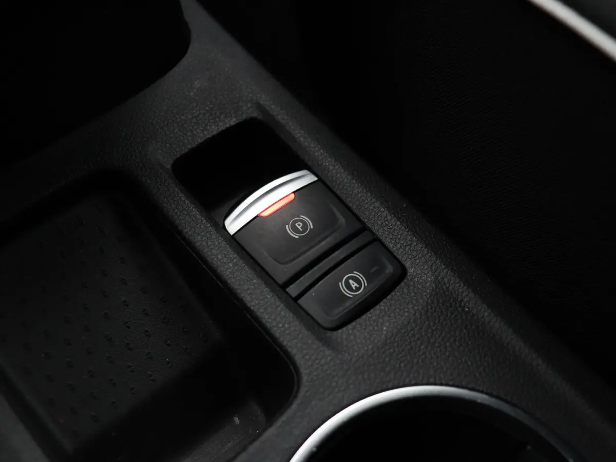 1.6 E-Tech Hybrid 145 Techno | Navigatie | Achteruitrijcamera | Parkeersensoren achter | Climate control |