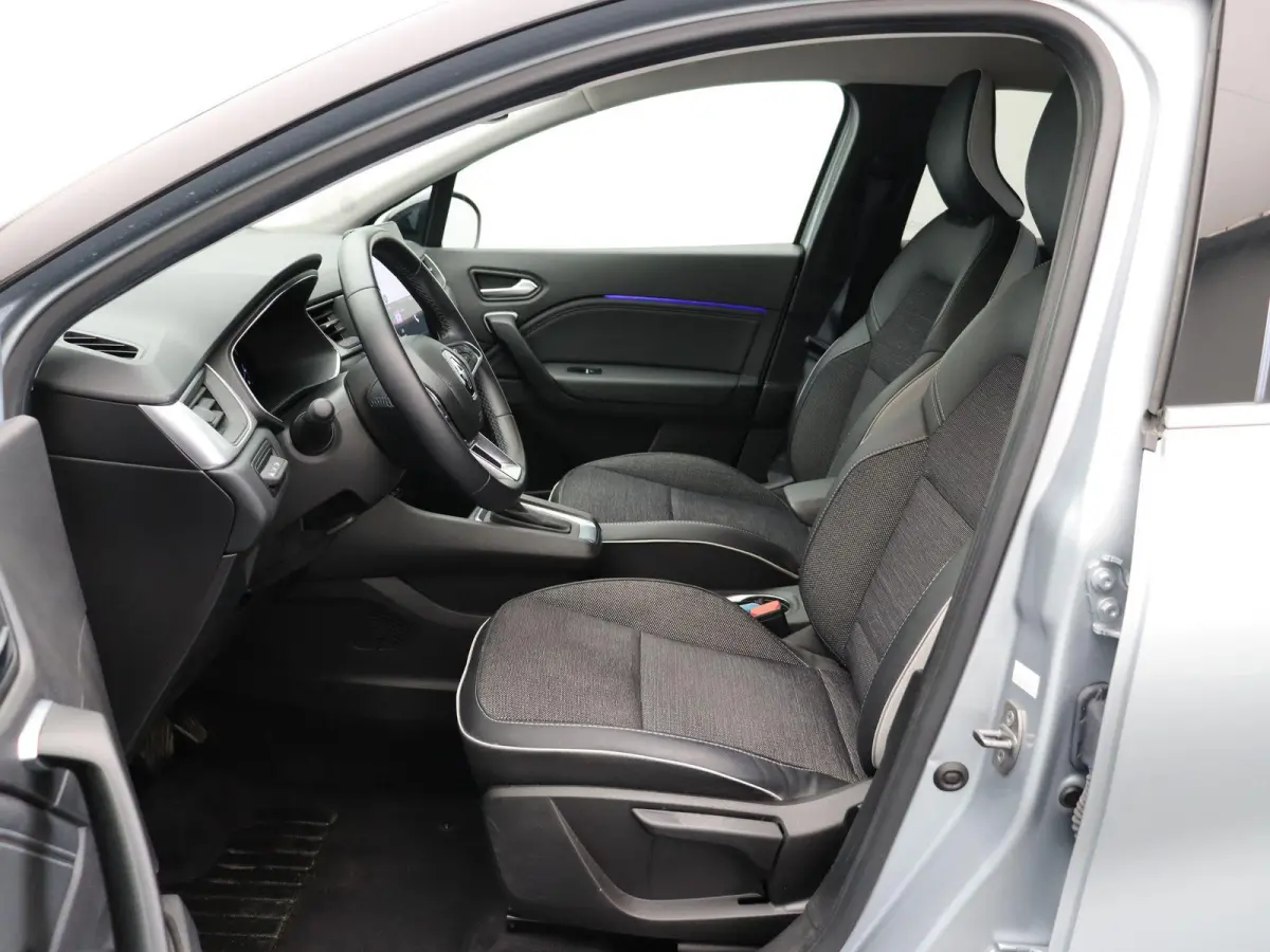 1.6 E-Tech Hybrid 145 Techno | Navigatie | Achteruitrijcamera | Parkeersensoren achter | Climate control |