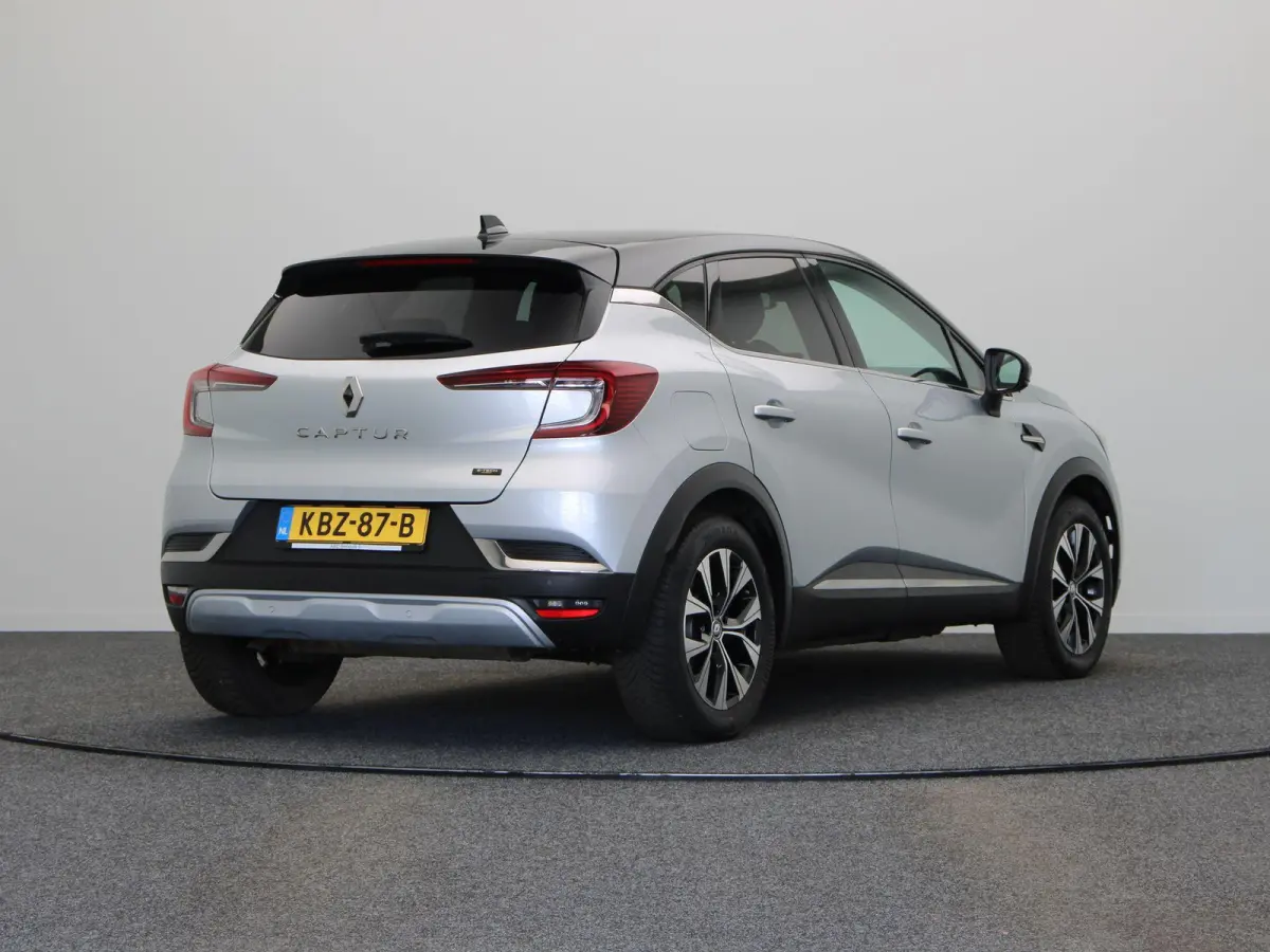 1.6 E-Tech Hybrid 145 Techno | Navigatie | Achteruitrijcamera | Parkeersensoren achter | Climate control |