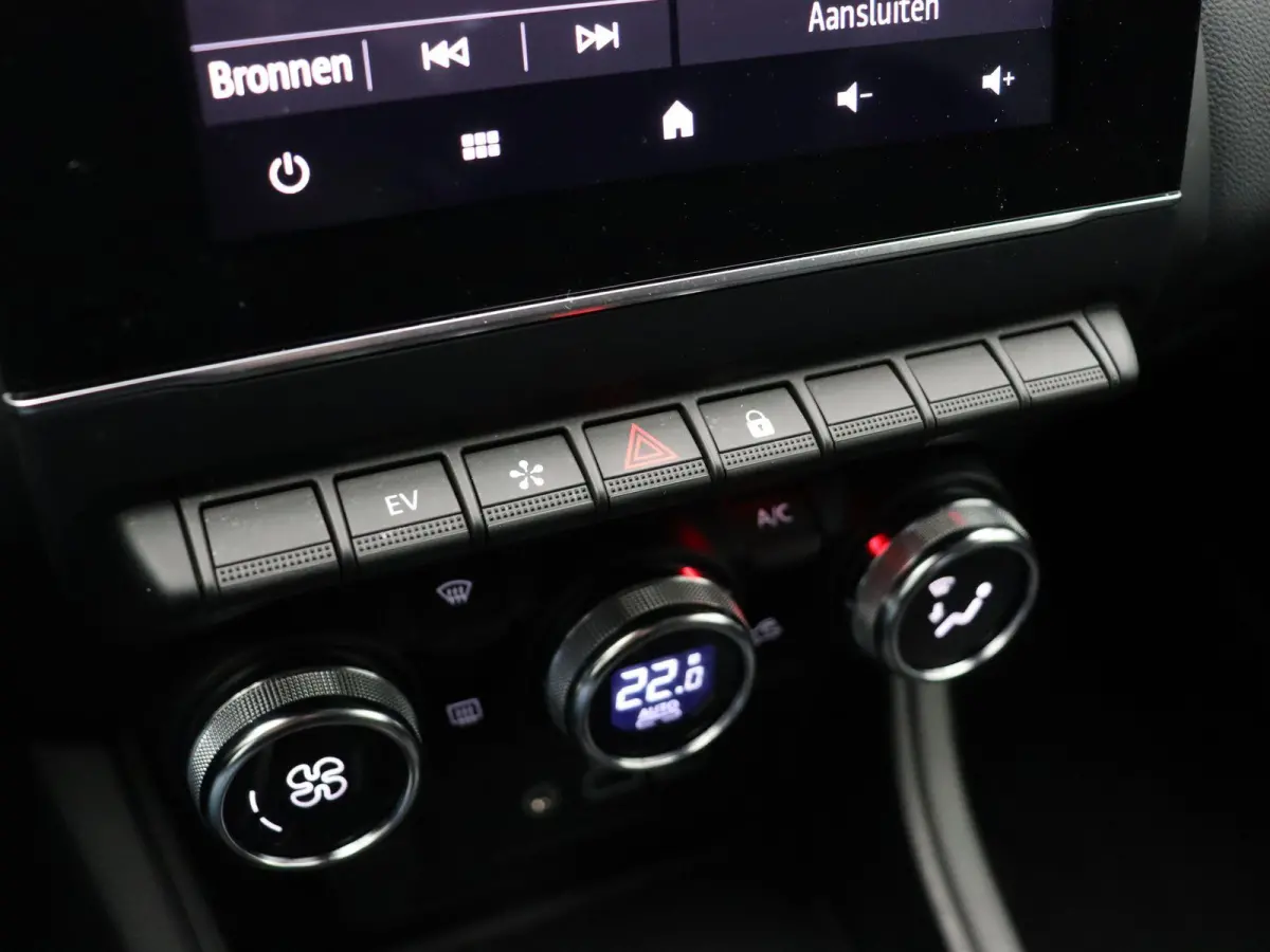 1.6 E-Tech Hybrid 145 Techno | Navigatie | Achteruitrijcamera | Parkeersensoren achter | Climate control |