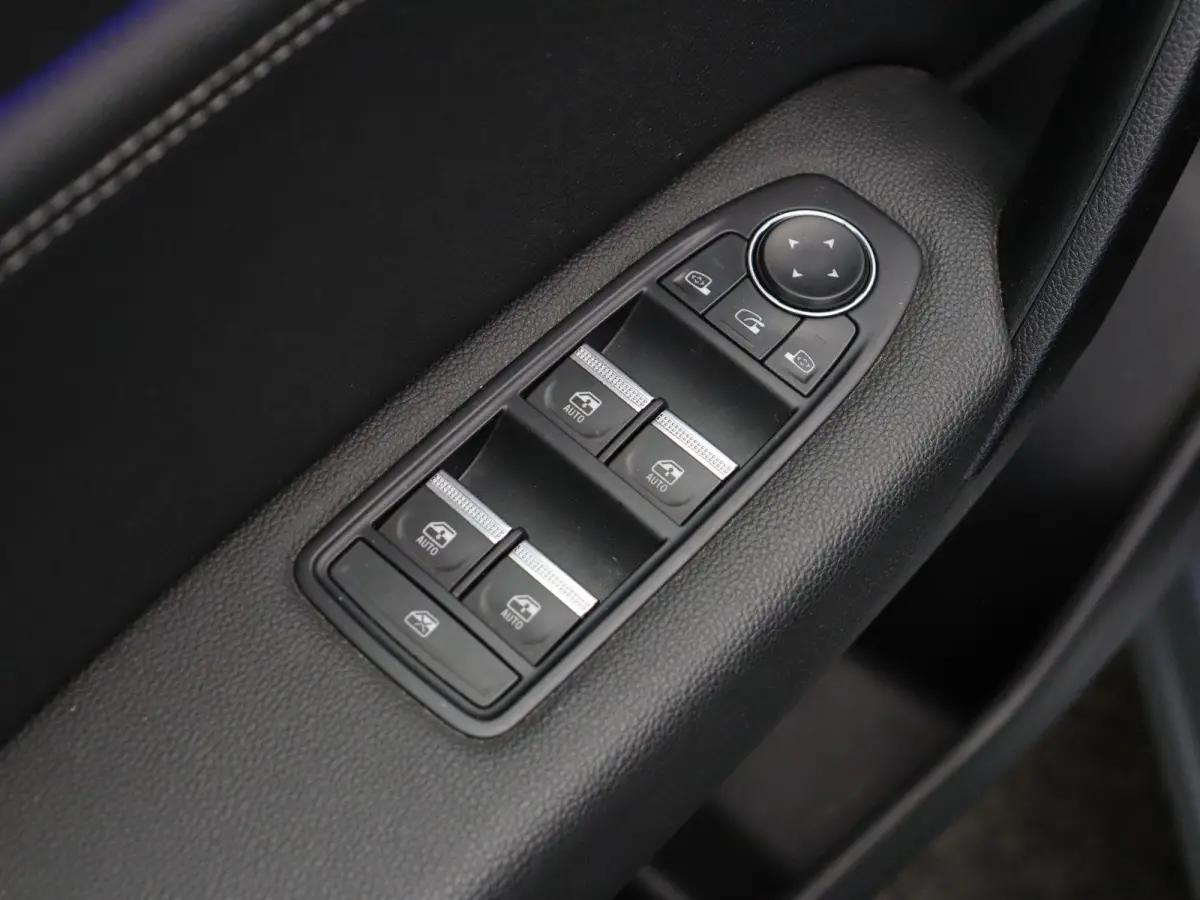 1.6 E-Tech Hybrid 145 Techno | Navigatie | Achteruitrijcamera | Parkeersensoren achter | Climate control |