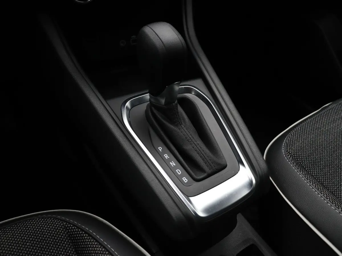 1.6 E-Tech Hybrid 145 Techno | Navigatie | Achteruitrijcamera | Parkeersensoren achter | Climate control |