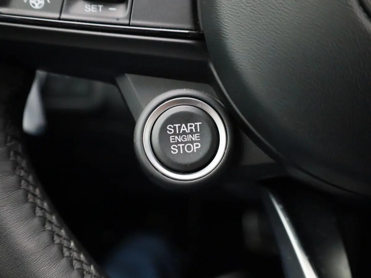2.0T Sprint | Automaat | Apple Carplay/Android Auto | Pack rijassistentie (ADAS) - niveau 2 | Actief dodehoek waarschuwingssysteem |  Bi-xenon koplampen | Automatic High Beam | Schakelflippe