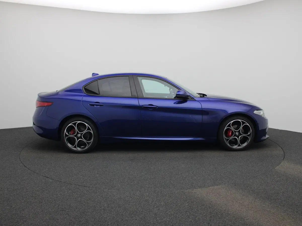 2.0T Sprint | Automaat | Apple Carplay/Android Auto | Pack rijassistentie (ADAS) - niveau 2 | Actief dodehoek waarschuwingssysteem |  Bi-xenon koplampen | Automatic High Beam | Schakelflippe