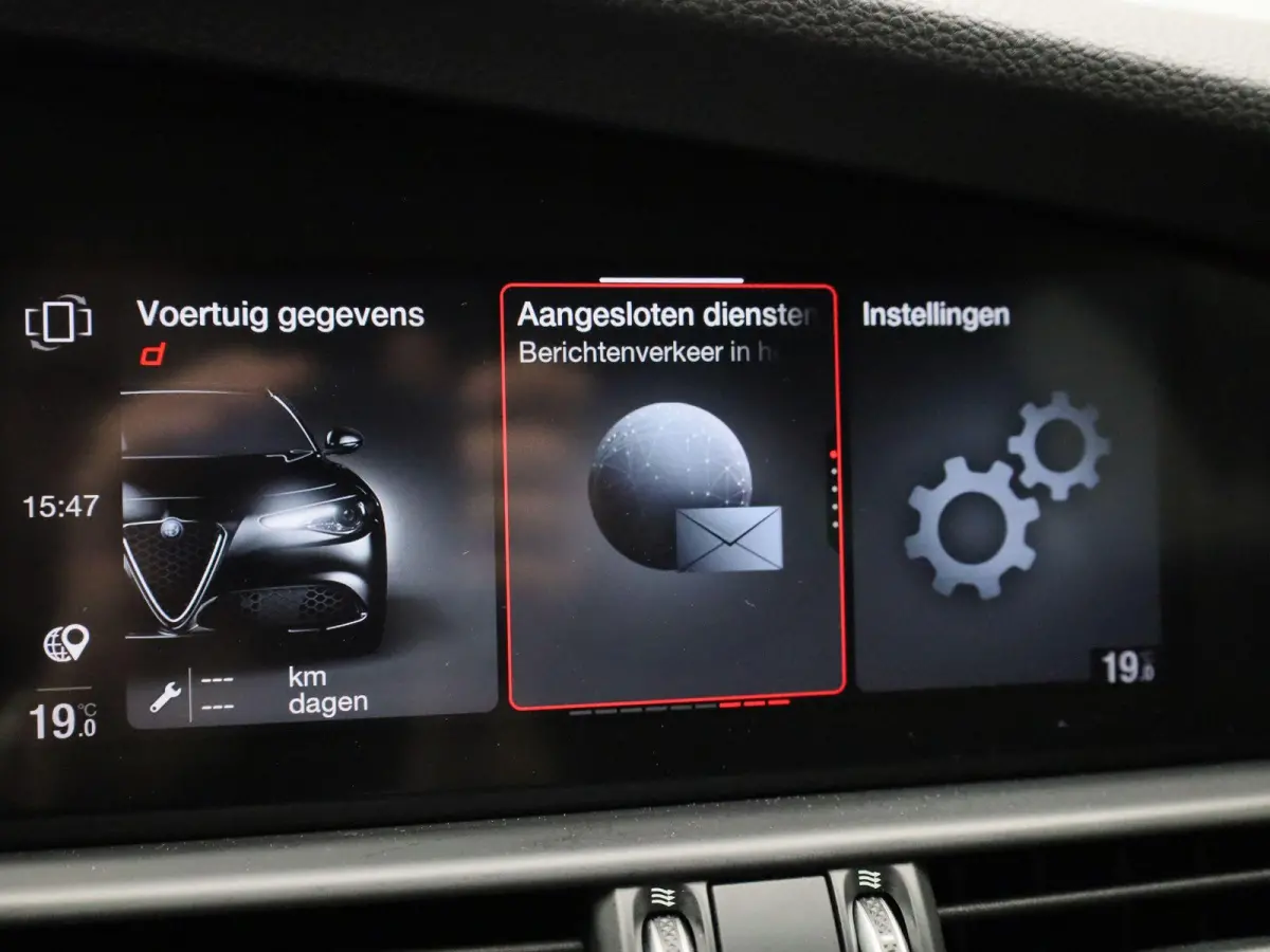 2.0T Sprint | Automaat | Apple Carplay/Android Auto | Pack rijassistentie (ADAS) - niveau 2 | Actief dodehoek waarschuwingssysteem |  Bi-xenon koplampen | Automatic High Beam | Schakelflippe