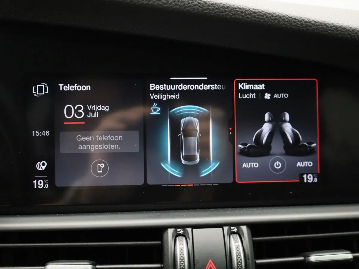 2.0T Sprint | Automaat | Apple Carplay/Android Auto | Pack rijassistentie (ADAS) - niveau 2 | Actief dodehoek waarschuwingssysteem |  Bi-xenon koplampen | Automatic High Beam | Schakelflippe