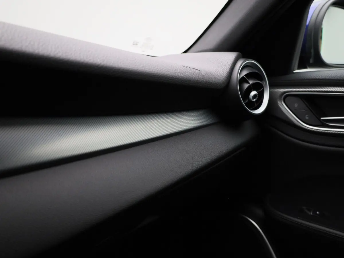 2.0T Sprint | Automaat | Apple Carplay/Android Auto | Pack rijassistentie (ADAS) - niveau 2 | Actief dodehoek waarschuwingssysteem |  Bi-xenon koplampen | Automatic High Beam | Schakelflippe