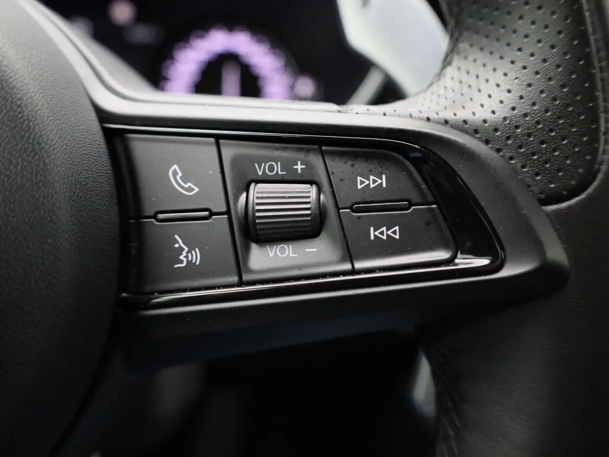 2.0T Sprint | Automaat | Apple Carplay/Android Auto | Pack rijassistentie (ADAS) - niveau 2 | Actief dodehoek waarschuwingssysteem |  Bi-xenon koplampen | Automatic High Beam | Schakelflippe