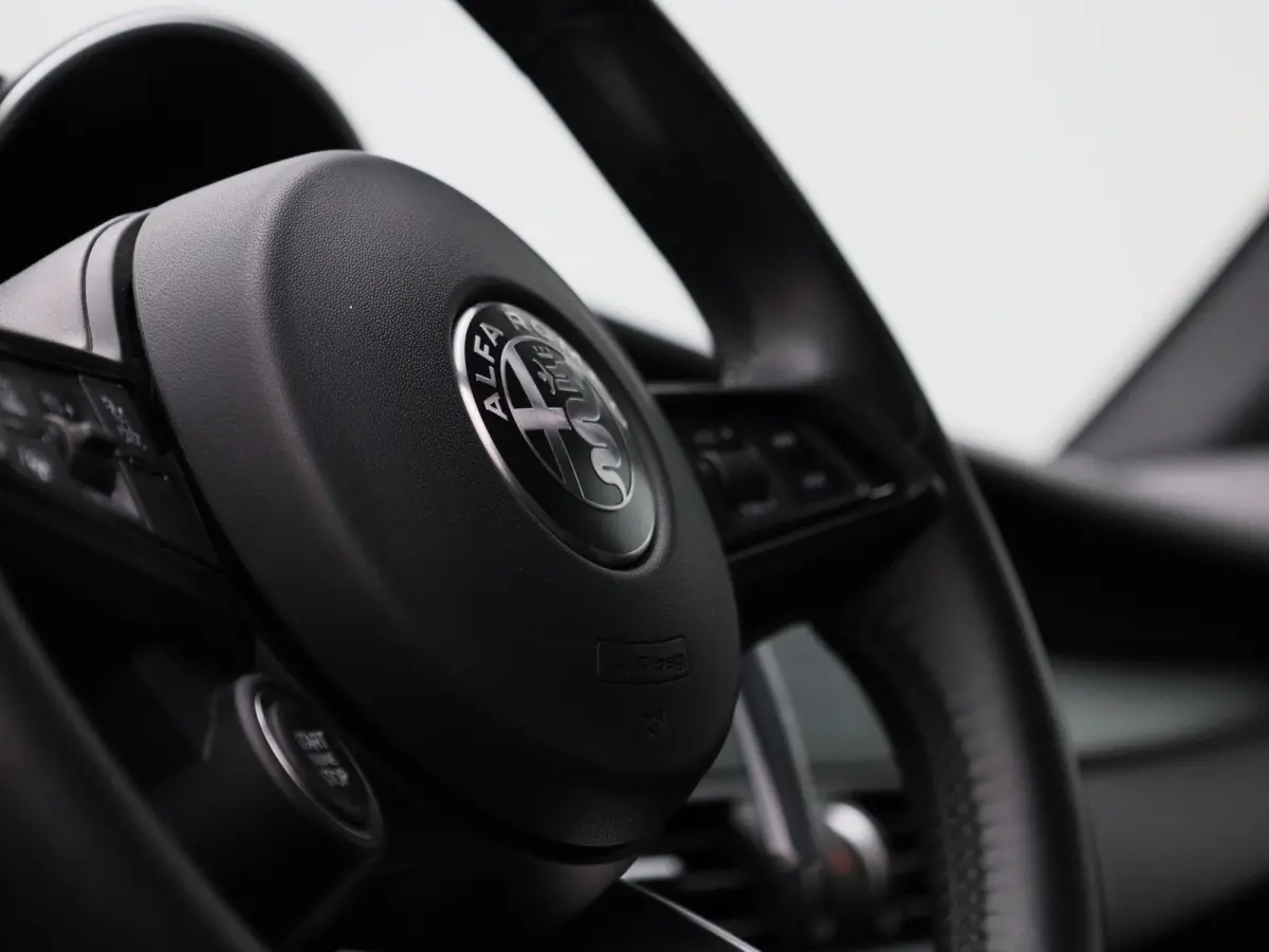 2.0T Sprint | Automaat | Apple Carplay/Android Auto | Pack rijassistentie (ADAS) - niveau 2 | Actief dodehoek waarschuwingssysteem |  Bi-xenon koplampen | Automatic High Beam | Schakelflippe