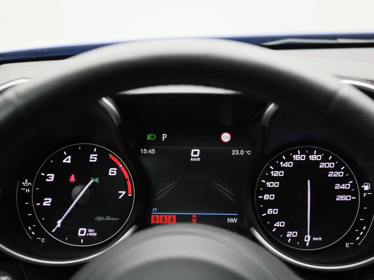 2.0T Sprint | Automaat | Apple Carplay/Android Auto | Pack rijassistentie (ADAS) - niveau 2 | Actief dodehoek waarschuwingssysteem |  Bi-xenon koplampen | Automatic High Beam | Schakelflippe