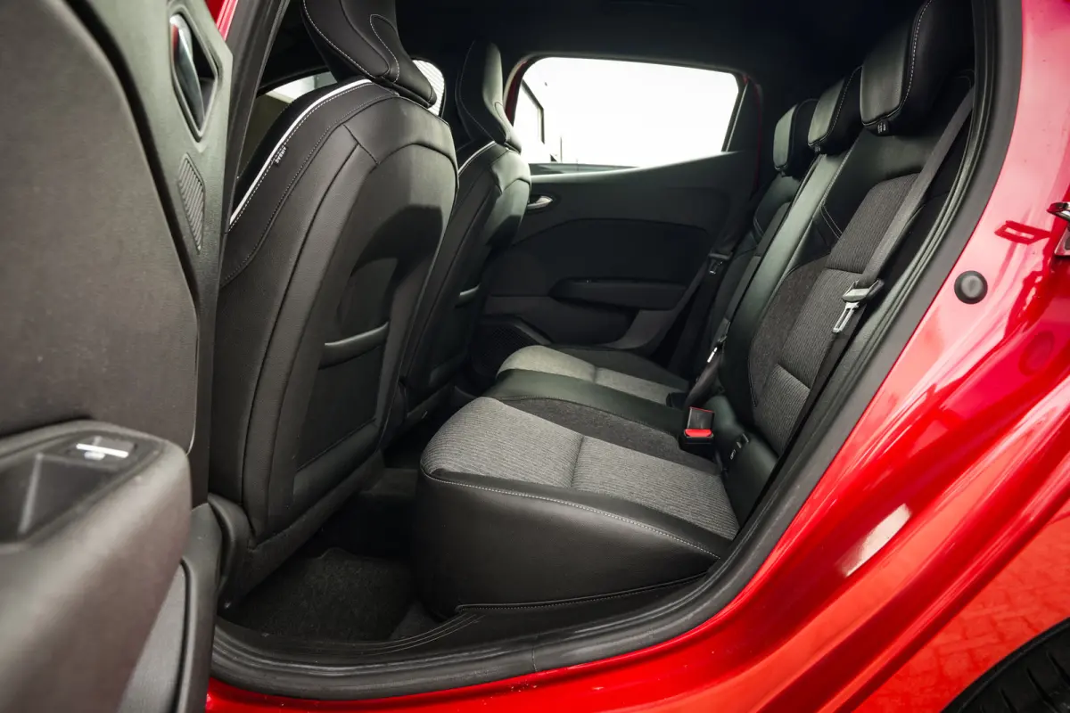 1.0 TCe Intens | CarPlay | Clima | Cruise | PDC | Metalic lak | DAB | LED |