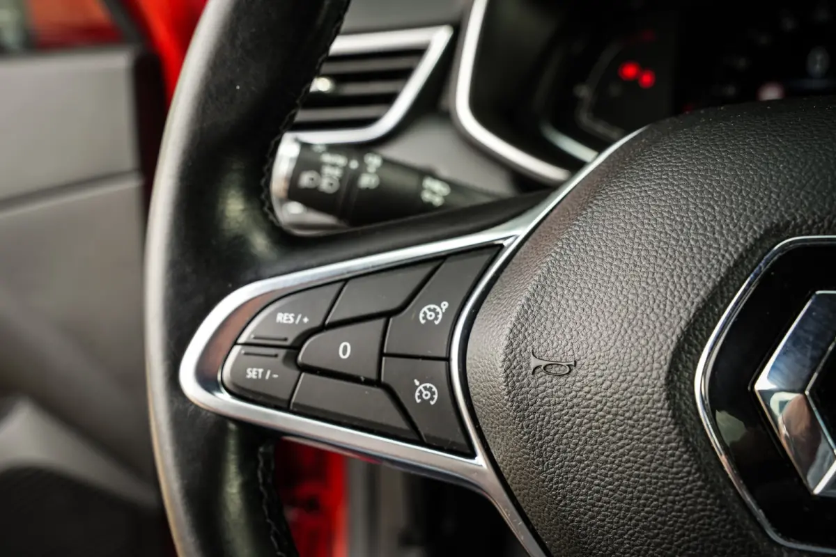 1.0 TCe Intens | CarPlay | Clima | Cruise | PDC | Metalic lak | DAB | LED |