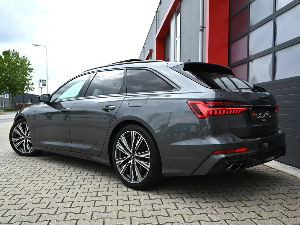 55 TFSI e Quattro S-Line Competition | Pano | Trekhaak| Keyless | Stoel & Stuurwielverwarming | Ambient | Alcantara | Matrix Led (Luxe) | Carplay / Android Auto | Camera | Flippers | ACC | L