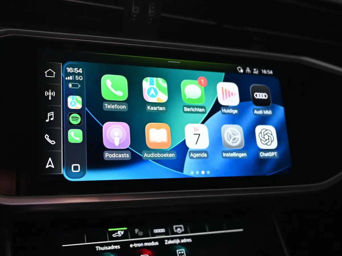 55 TFSI e Quattro S-Line Competition | Pano | Trekhaak| Keyless | Stoel & Stuurwielverwarming | Ambient | Alcantara | Matrix Led (Luxe) | Carplay / Android Auto | Camera | Flippers | ACC | L