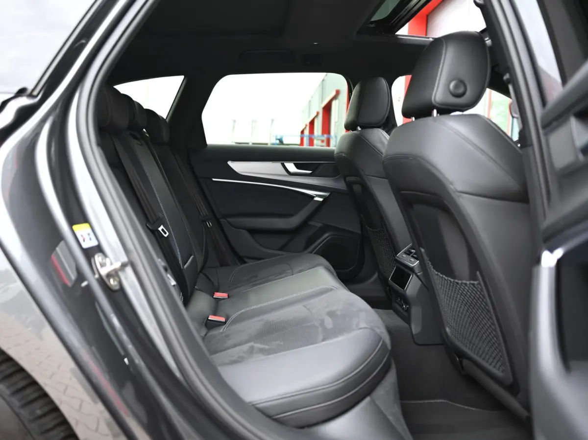 55 TFSI e Quattro S-Line Competition | Pano | Trekhaak| Keyless | Stoel & Stuurwielverwarming | Ambient | Alcantara | Matrix Led (Luxe) | Carplay / Android Auto | Camera | Flippers | ACC | L