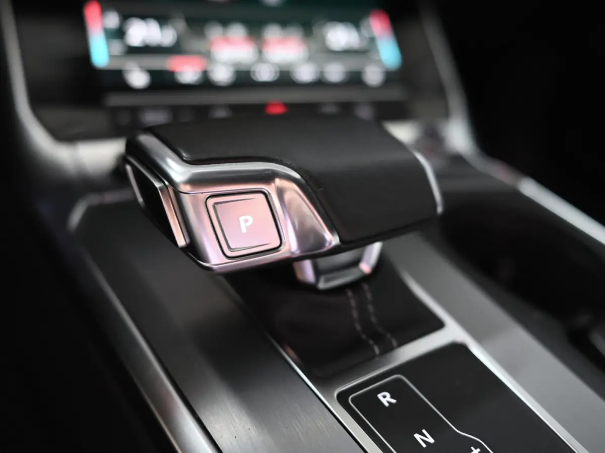 55 TFSI e Quattro S-Line Competition | Pano | Trekhaak| Keyless | Stoel & Stuurwielverwarming | Ambient | Alcantara | Matrix Led (Luxe) | Carplay / Android Auto | Camera | Flippers | ACC | L