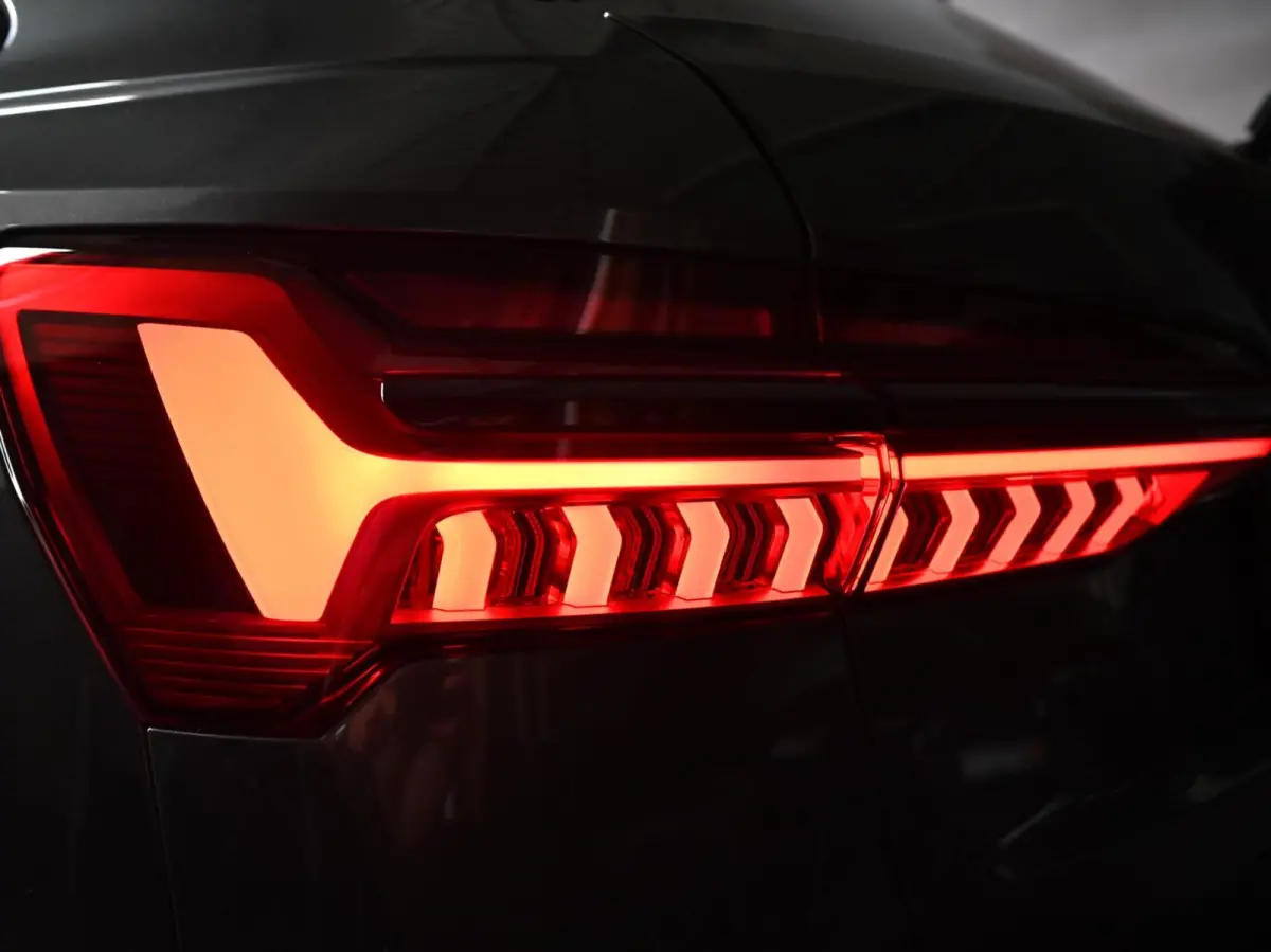 55 TFSI e Quattro S-Line Competition | Pano | Trekhaak| Keyless | Stoel & Stuurwielverwarming | Ambient | Alcantara | Matrix Led (Luxe) | Carplay / Android Auto | Camera | Flippers | ACC | L