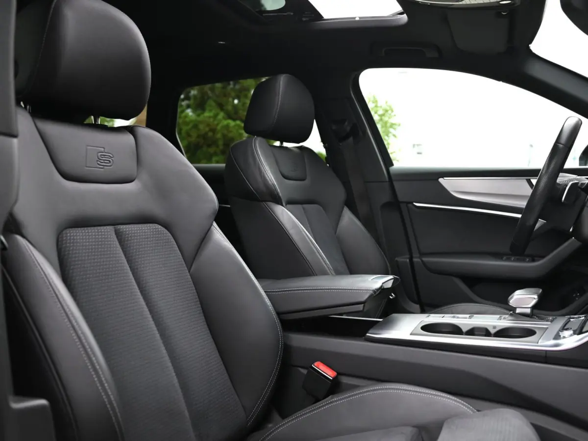 55 TFSI e Quattro S-Line Competition | Pano | Trekhaak| Keyless | Stoel & Stuurwielverwarming | Ambient | Alcantara | Matrix Led (Luxe) | Carplay / Android Auto | Camera | Flippers | ACC | L