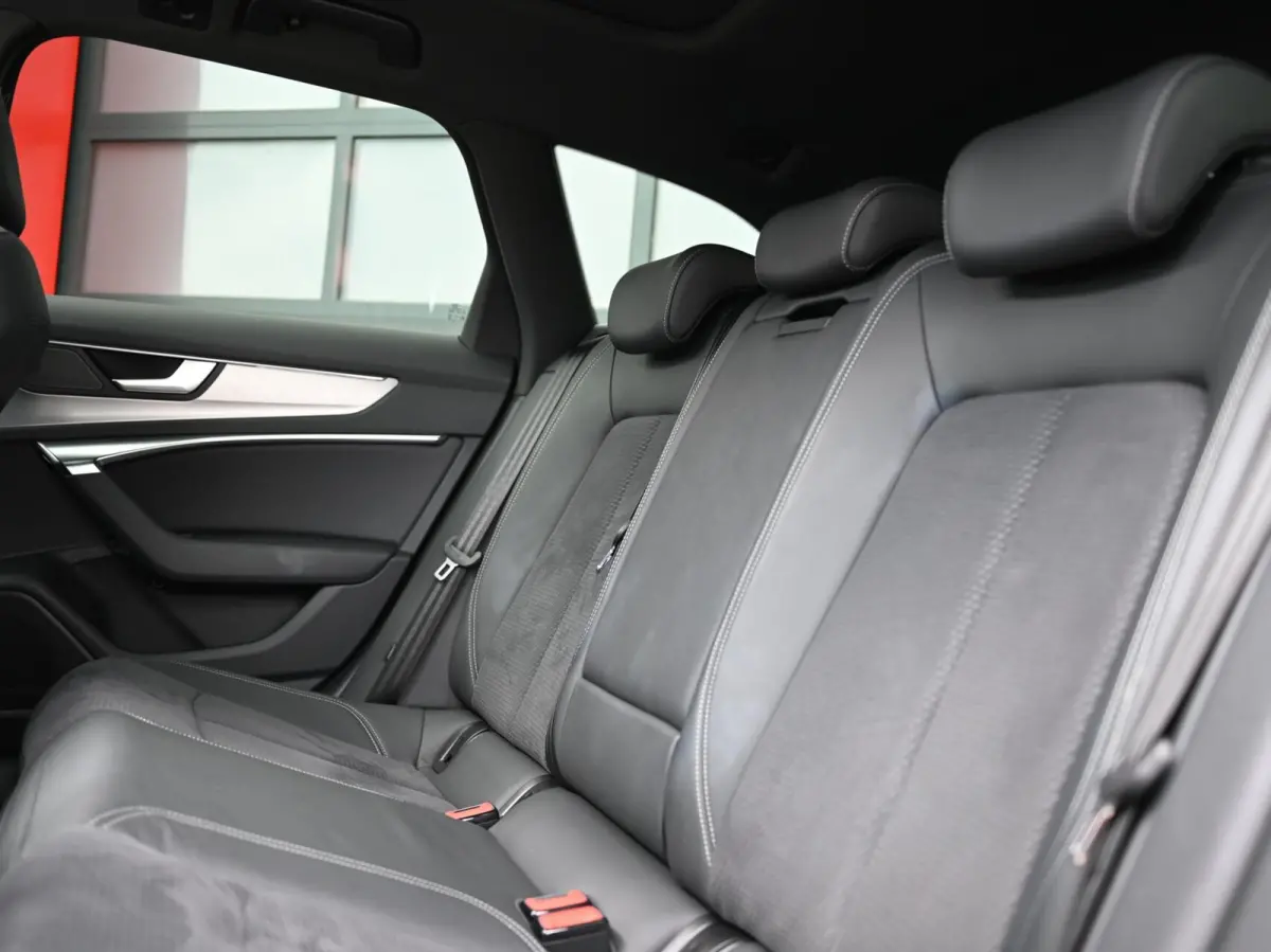 55 TFSI e Quattro S-Line Competition | Pano | Trekhaak| Keyless | Stoel & Stuurwielverwarming | Ambient | Alcantara | Matrix Led (Luxe) | Carplay / Android Auto | Camera | Flippers | ACC | L