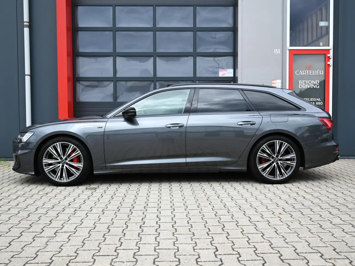 55 TFSI e Quattro S-Line Competition | Pano | Trekhaak| Keyless | Stoel & Stuurwielverwarming | Ambient | Alcantara | Matrix Led (Luxe) | Carplay / Android Auto | Camera | Flippers | ACC | L