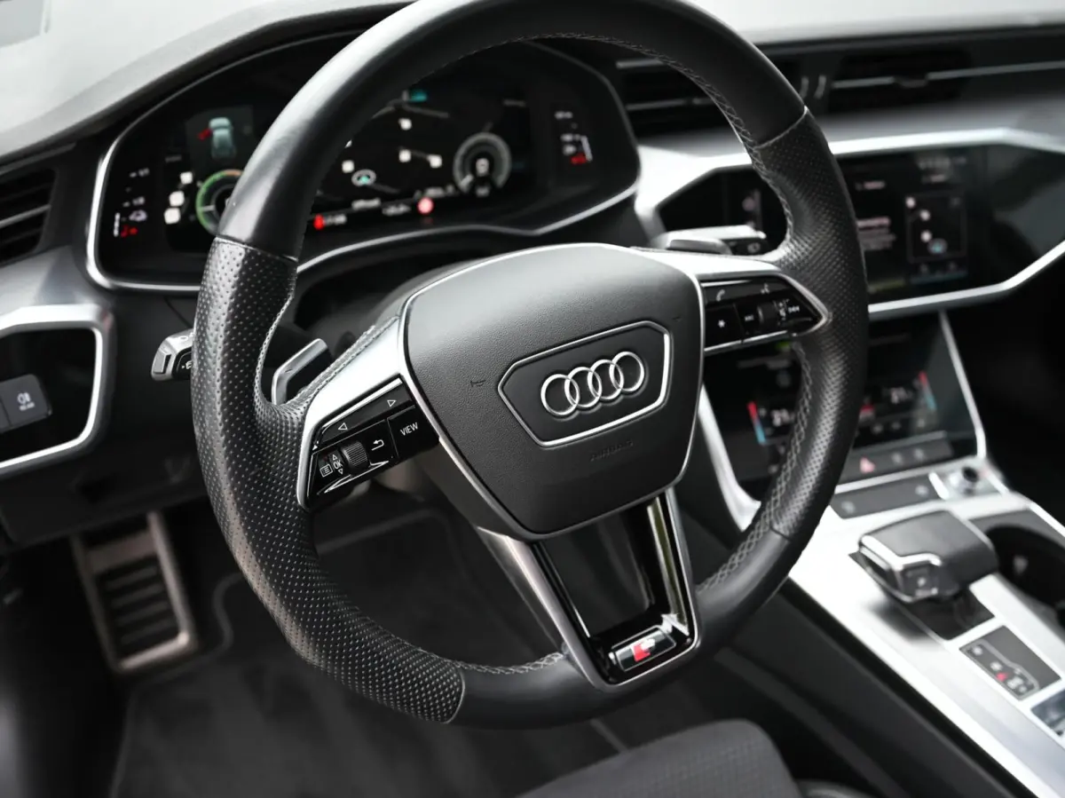 55 TFSI e Quattro S-Line Competition | Pano | Trekhaak| Keyless | Stoel & Stuurwielverwarming | Ambient | Alcantara | Matrix Led (Luxe) | Carplay / Android Auto | Camera | Flippers | ACC | L