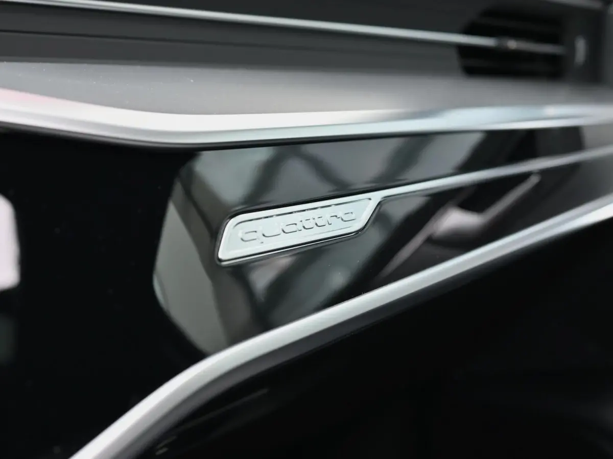 55 TFSI e Quattro S-Line Competition | Pano | Trekhaak| Keyless | Stoel & Stuurwielverwarming | Ambient | Alcantara | Matrix Led (Luxe) | Carplay / Android Auto | Camera | Flippers | ACC | L