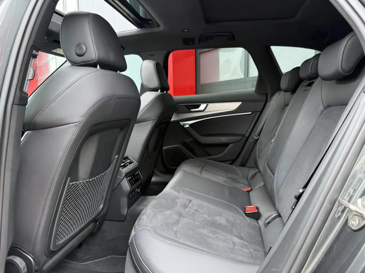 55 TFSI e Quattro S-Line Competition | Pano | Trekhaak| Keyless | Stoel & Stuurwielverwarming | Ambient | Alcantara | Matrix Led (Luxe) | Carplay / Android Auto | Camera | Flippers | ACC | L
