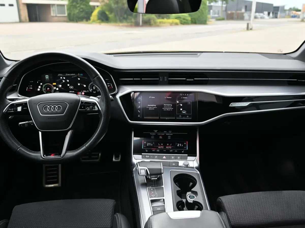 55 TFSI e Quattro S-Line Competition | Pano | Trekhaak| Keyless | Stoel & Stuurwielverwarming | Ambient | Alcantara | Matrix Led (Luxe) | Carplay / Android Auto | Camera | Flippers | ACC | L