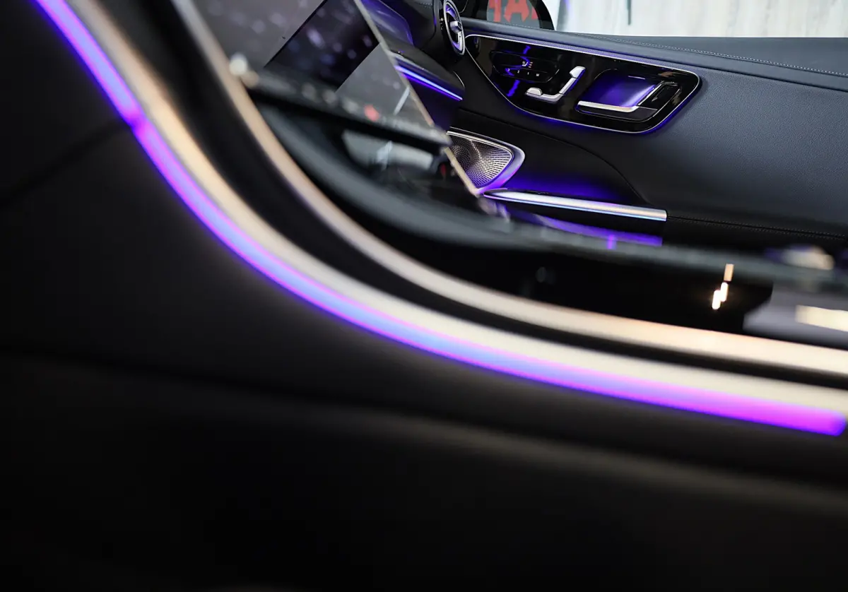 300 e AMG 63 Look / Head Up / 360 Camera / Acc / Lane Assist / BURMESTER / Elek Stoelen / Memory / Pano
