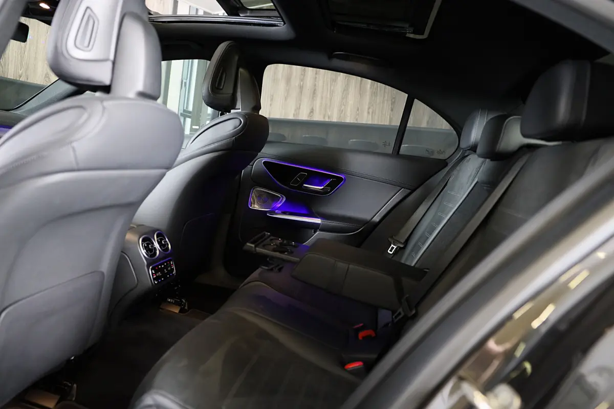300 e AMG 63 Look / Head Up / 360 Camera / Acc / Lane Assist / BURMESTER / Elek Stoelen / Memory / Pano