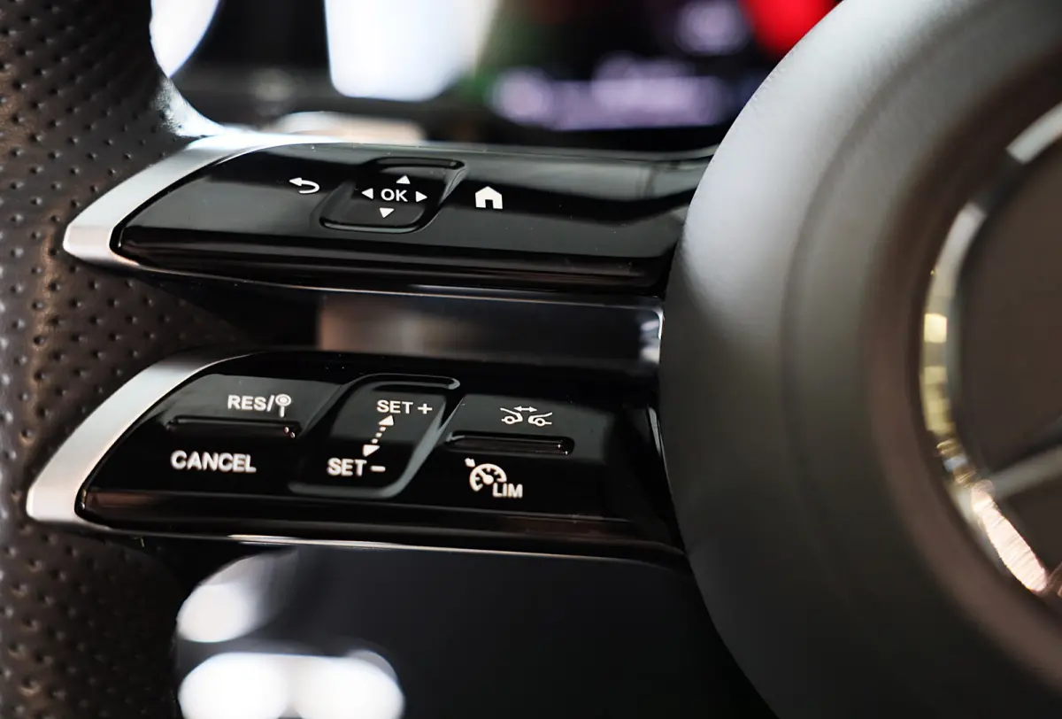 300 e AMG 63 Look / Head Up / 360 Camera / Acc / Lane Assist / BURMESTER / Elek Stoelen / Memory / Pano