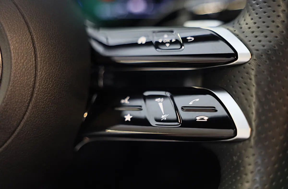 300 e AMG 63 Look / Head Up / 360 Camera / Acc / Lane Assist / BURMESTER / Elek Stoelen / Memory / Pano