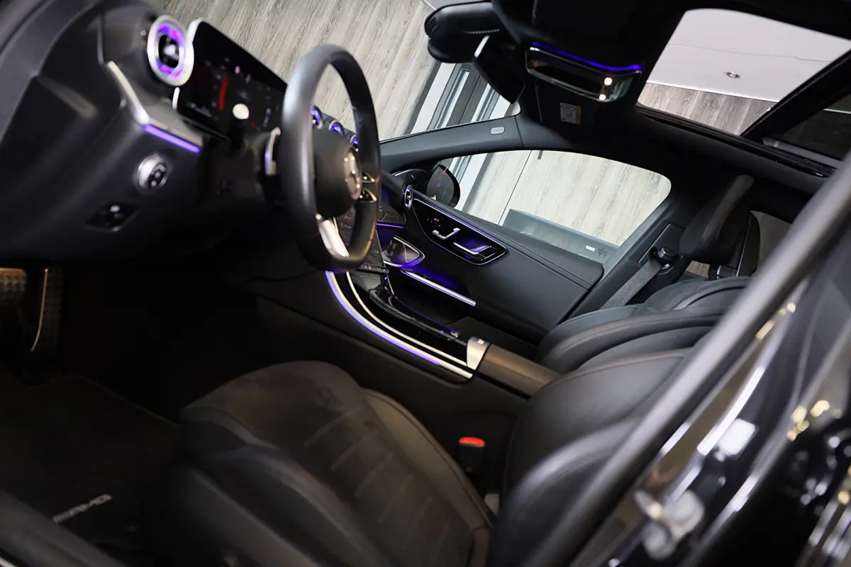 300 e AMG 63 Look / Head Up / 360 Camera / Acc / Lane Assist / BURMESTER / Elek Stoelen / Memory / Pano