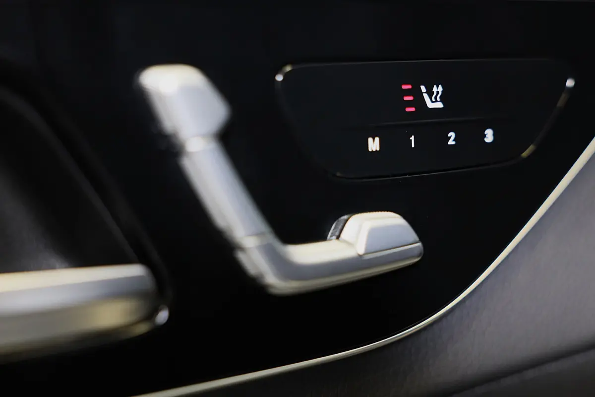 300 e AMG 63 Look / Head Up / 360 Camera / Acc / Lane Assist / BURMESTER / Elek Stoelen / Memory / Pano