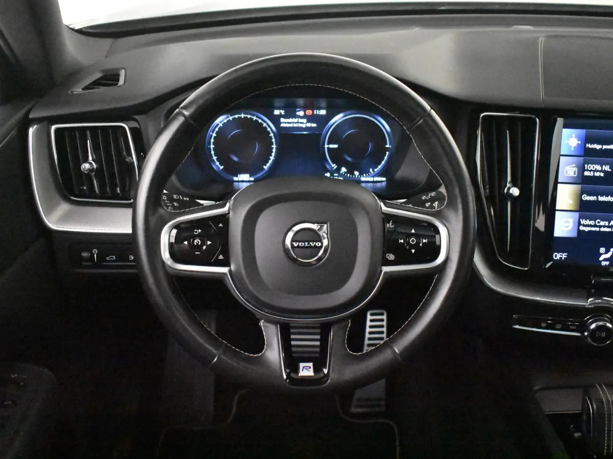 2.0 T8 Twin Engine AWD Inscription 390PK AUTO | Glazen panorama-dak | Navigatie | Cruise control adapt | Apple carplay Android auto | Climate control | LED | 19"LMV
