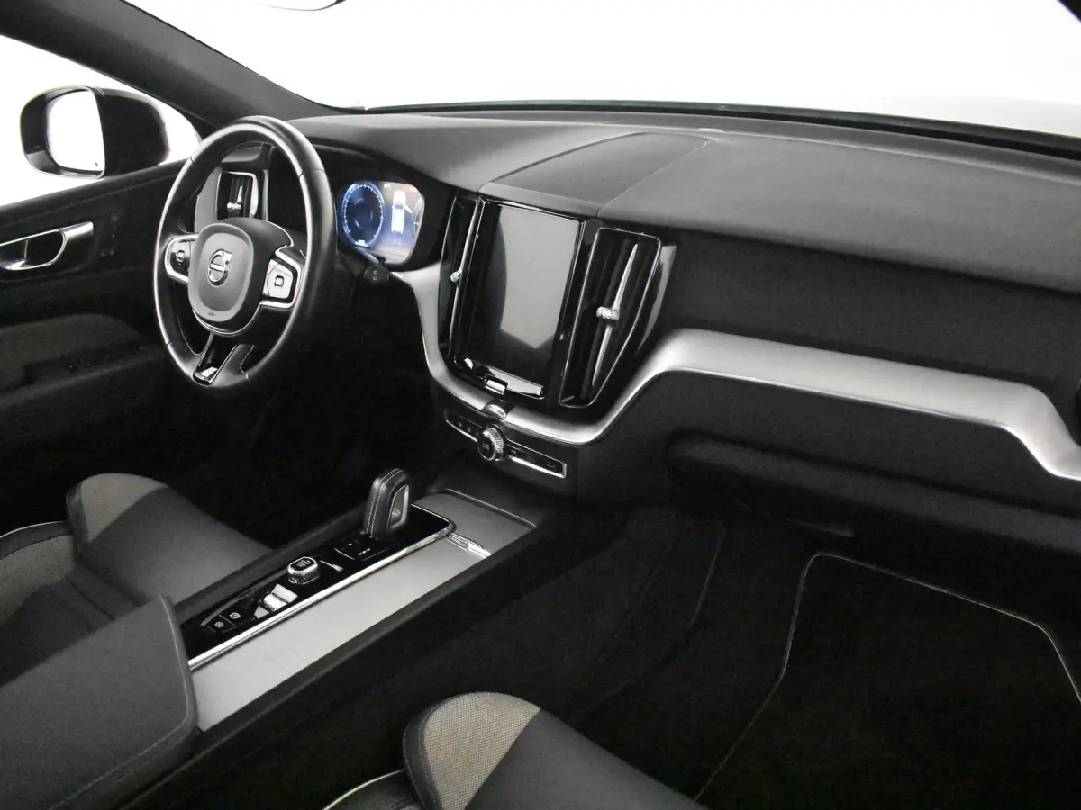 2.0 T8 Twin Engine AWD Inscription 390PK AUTO | Glazen panorama-dak | Navigatie | Cruise control adapt | Apple carplay Android auto | Climate control | LED | 19"LMV