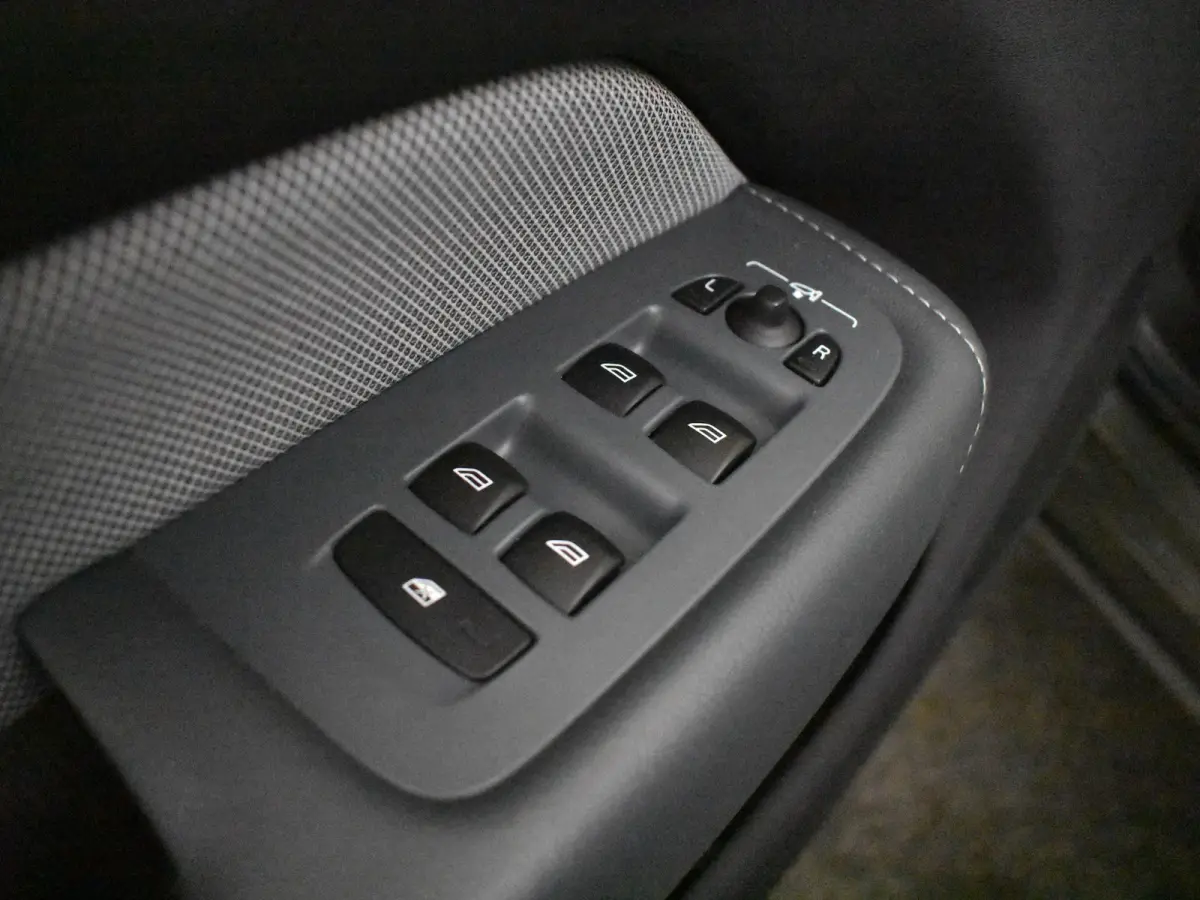 2.0 T8 Twin Engine AWD Inscription 390PK AUTO | Glazen panorama-dak | Navigatie | Cruise control adapt | Apple carplay Android auto | Climate control | LED | 19"LMV