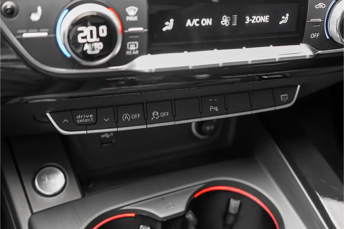 2.0 TFSI MHEV S-Line Competition Pano B&O CarPlay 20"