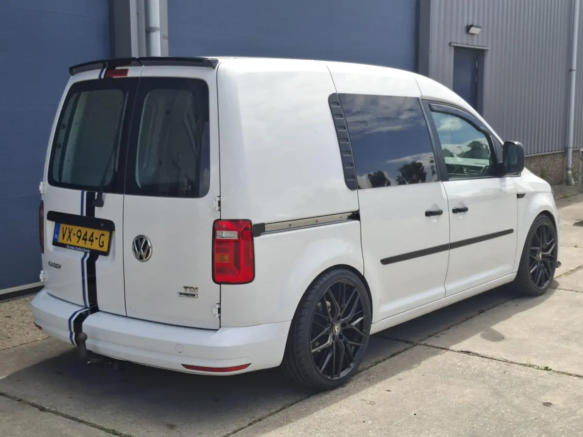 2.0 TDI L1H1 BMT Trendline VERLAAGD / AIRCO / STOEL VERWARMING / EURO 6 / NAVI / MARGE AUTO !!