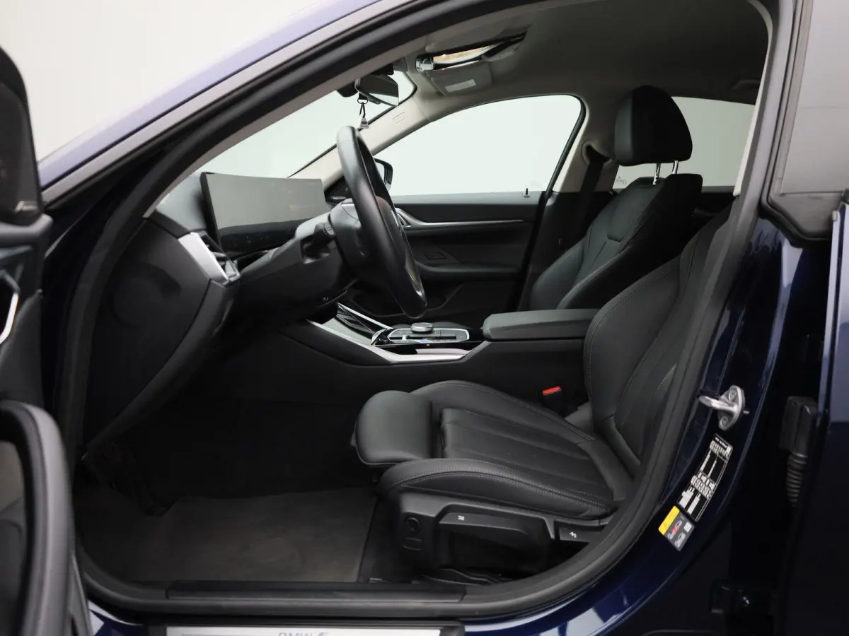 eDrive40 | Automaat | Apple Carplay | Camera | Parkeersensoren | Harman/Kardon |