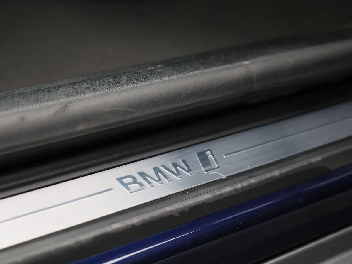 eDrive40 | Automaat | Apple Carplay | Camera | Parkeersensoren | Harman/Kardon |