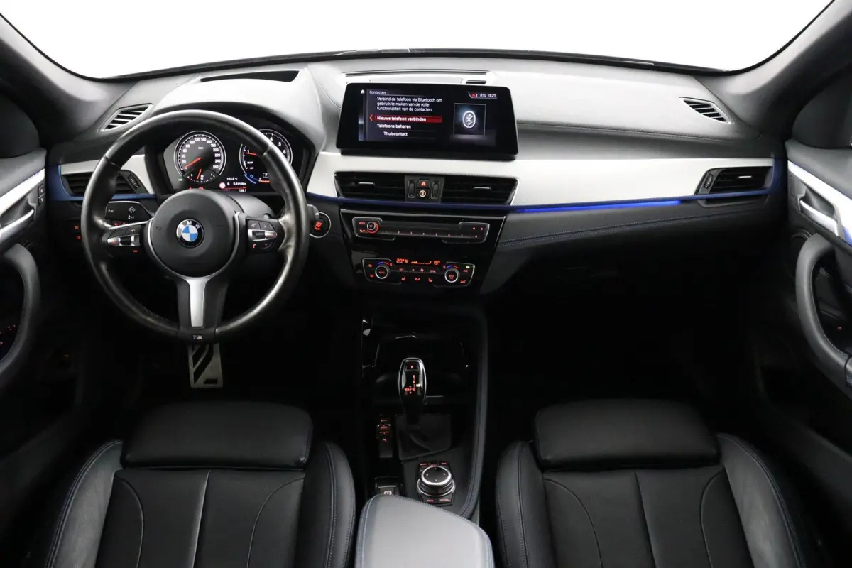 sDrive20i Business Edition Plus M Sportpakket | Stuurwielrand Verwarmd | Head-Up Display | Park Assistant |