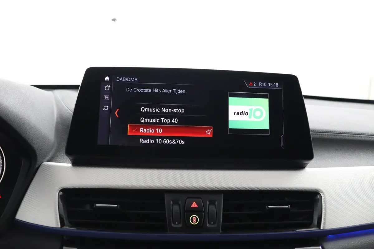 sDrive20i Business Edition Plus M Sportpakket | Stuurwielrand Verwarmd | Head-Up Display | Park Assistant |